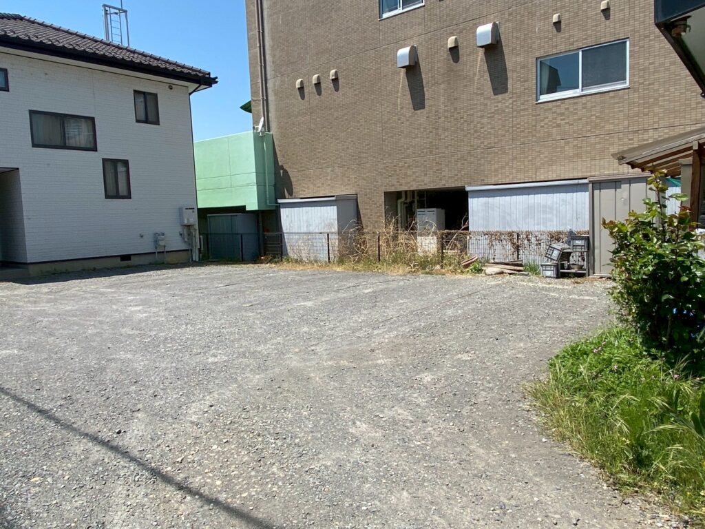 アランフェス　上田市ランチ　スペイン料理　駐車場